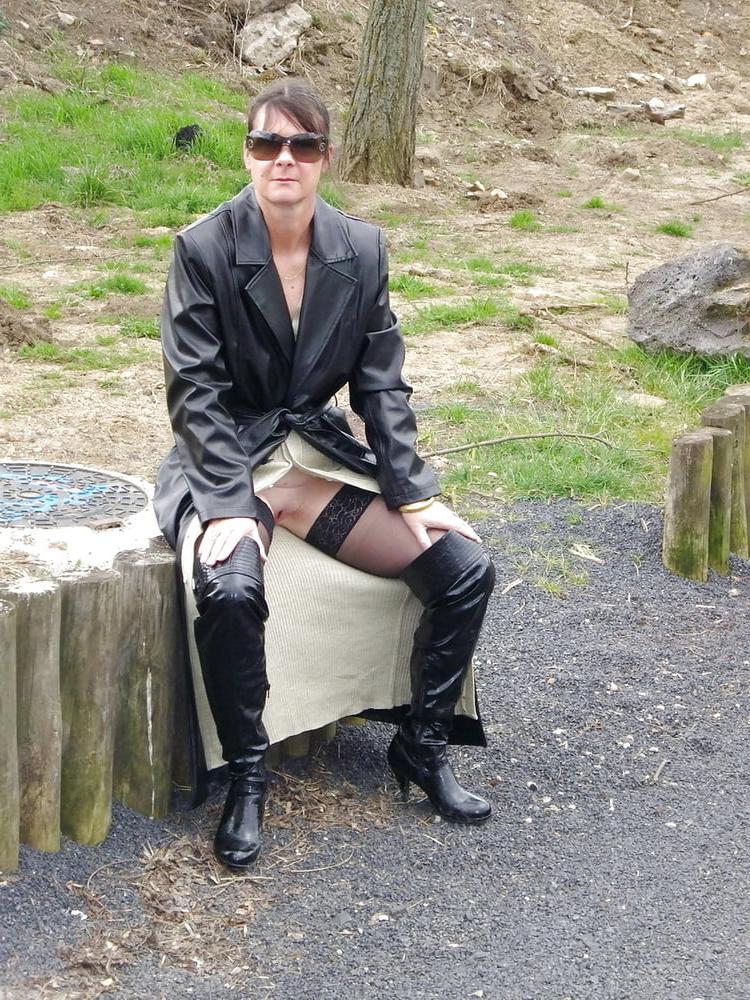 25P Sofie French Slut