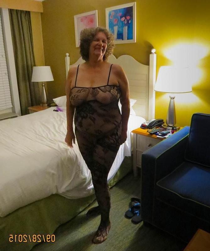 25P Old Slut Cathy