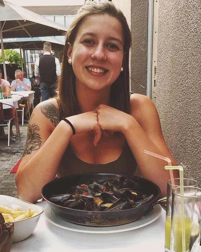 25P Young slut