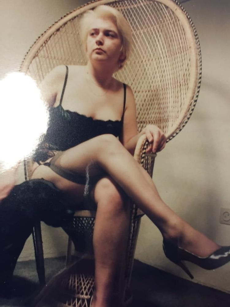25P Belgian mature Slut Carla