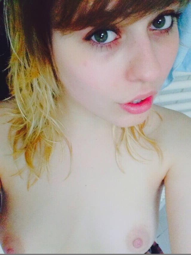 19P teen slut selfshot