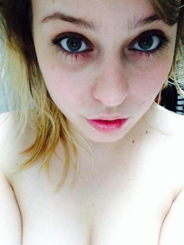 19P teen slut selfshot
