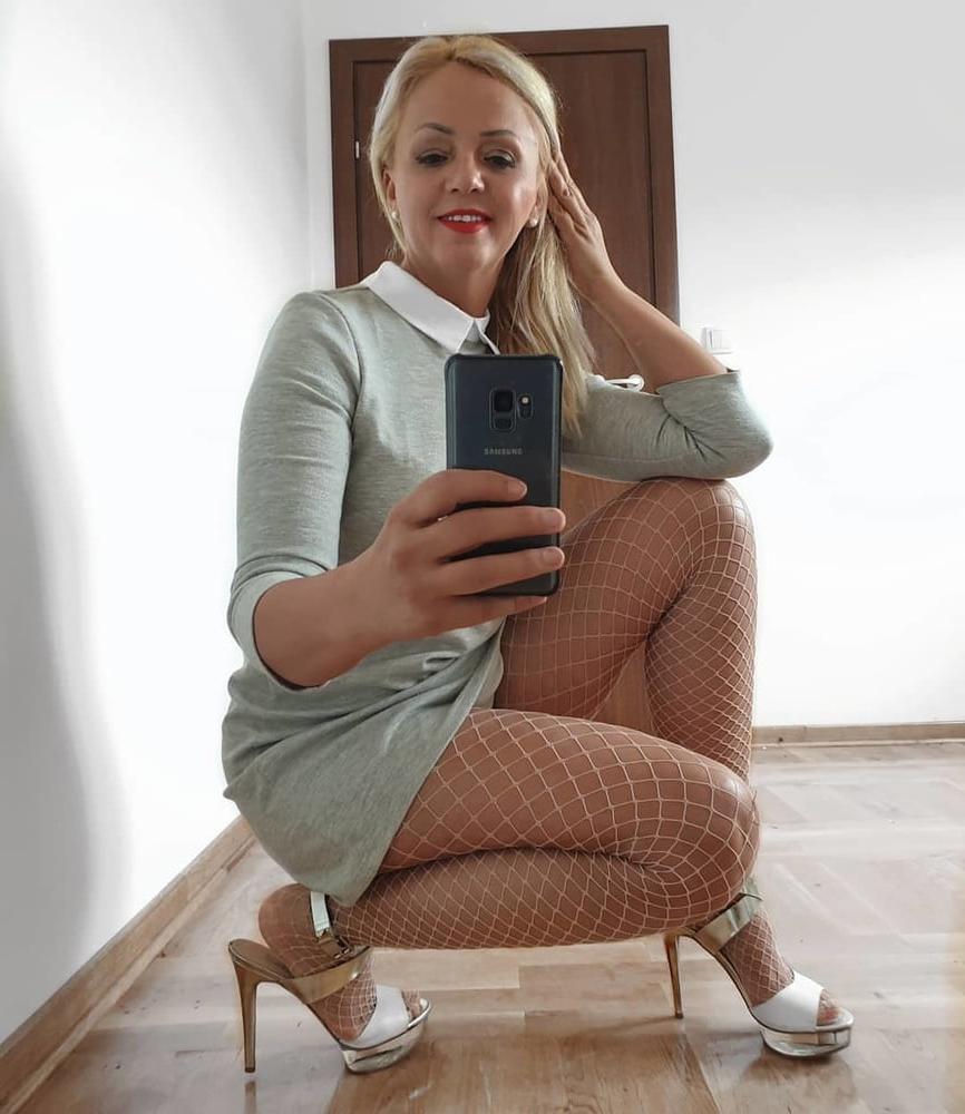 25P Mature, Old, Business Woman in Nylons, Teen