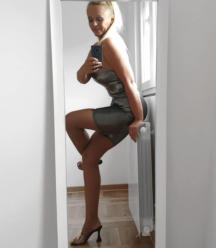 25P Mature, Old, Business Woman in Nylons, Teen