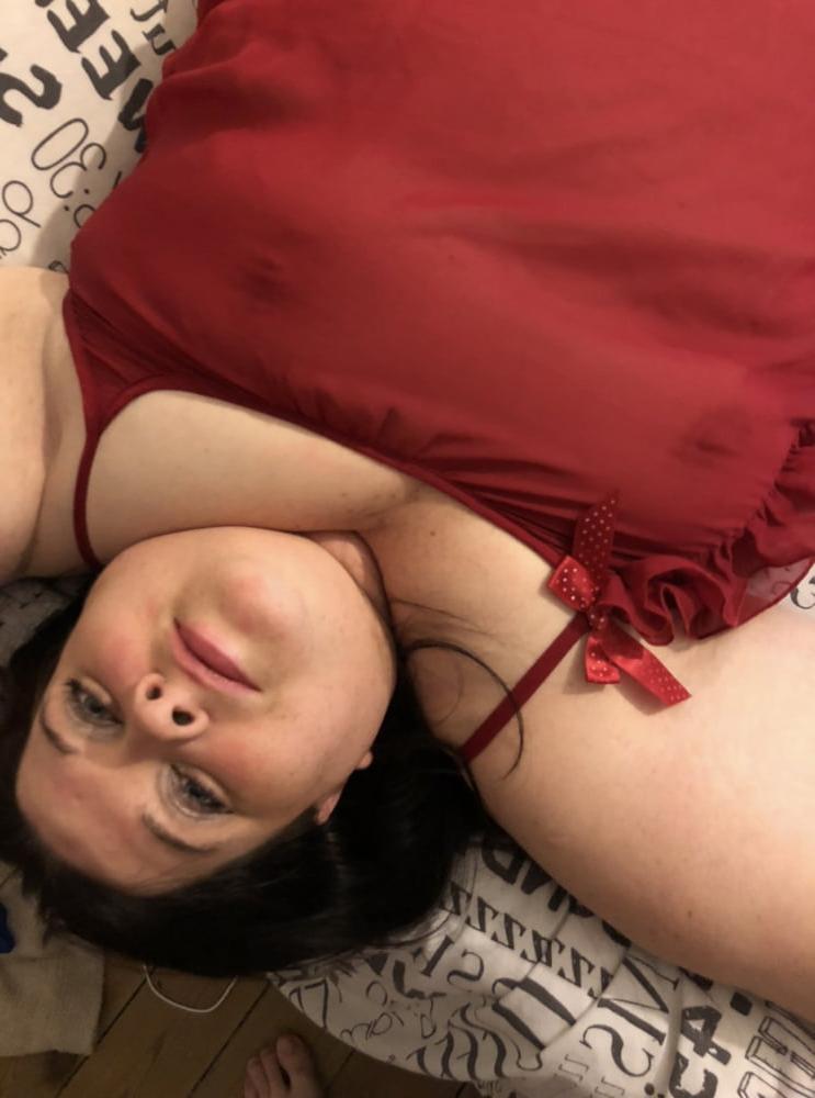 25P Exposed UK slut Mel