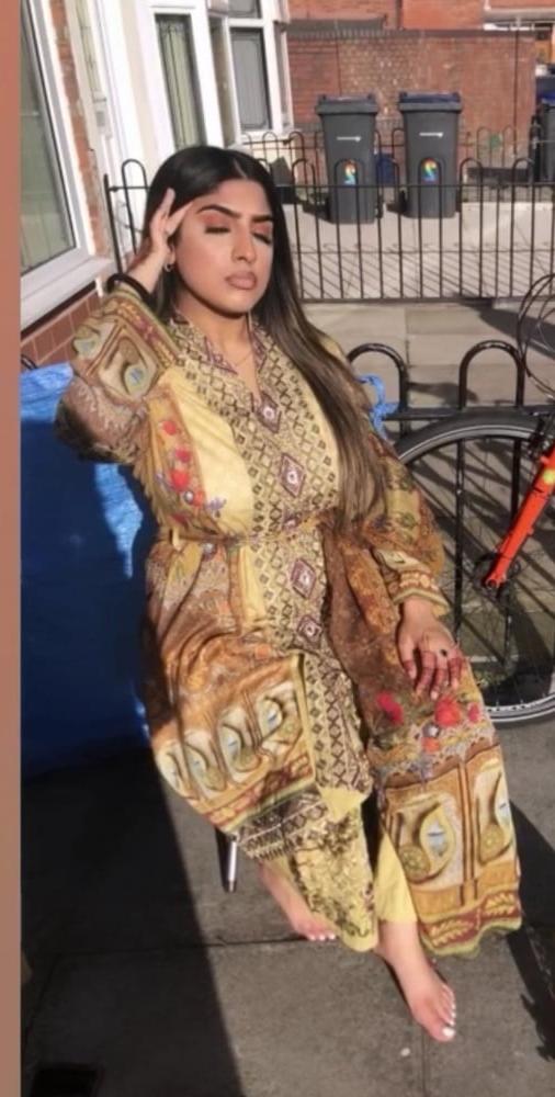 6P Big tits paki slut