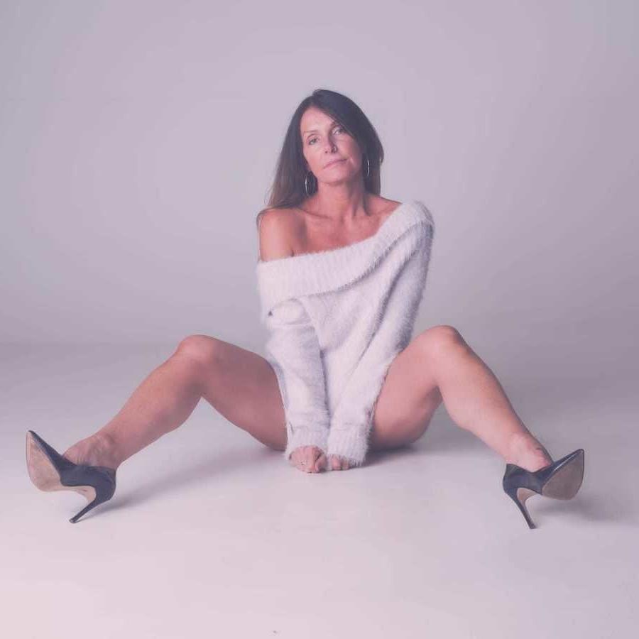 16P Sarah, sexy UK MILF Slut