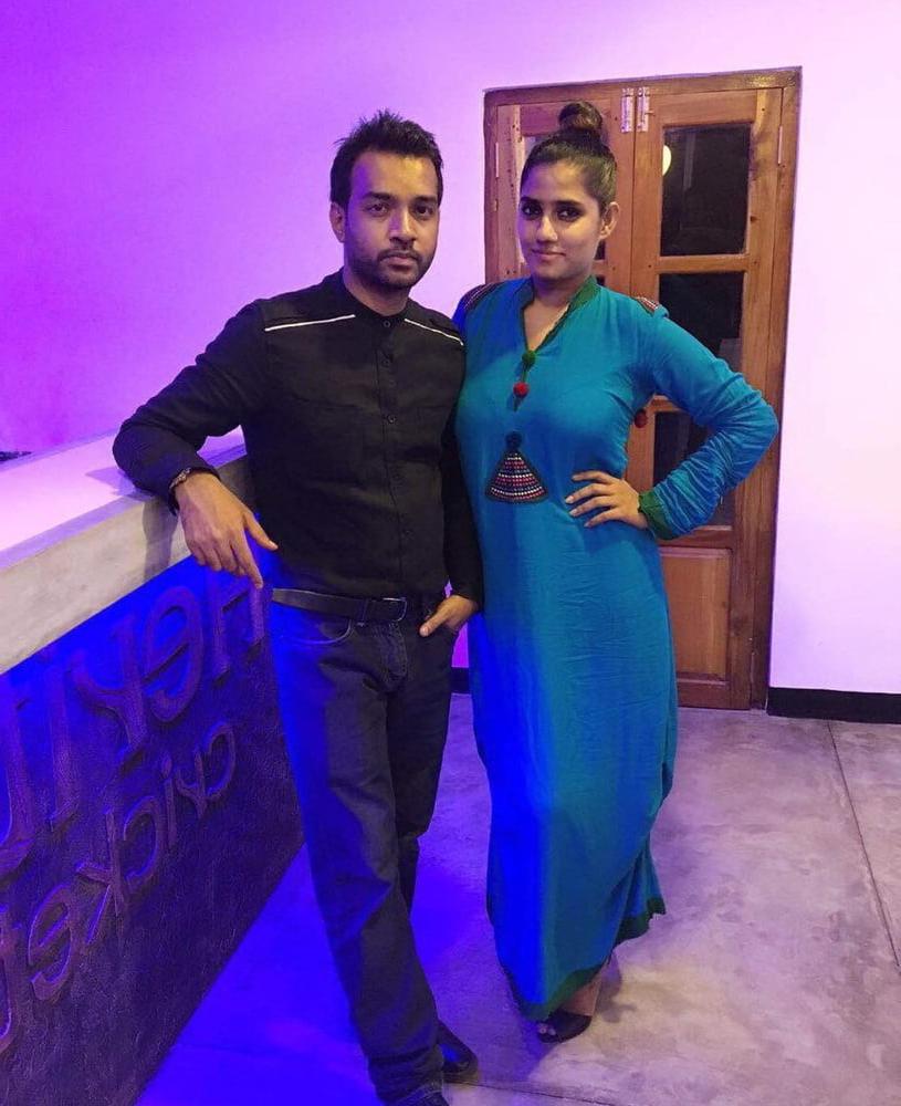 25P Busty indian wife exposed