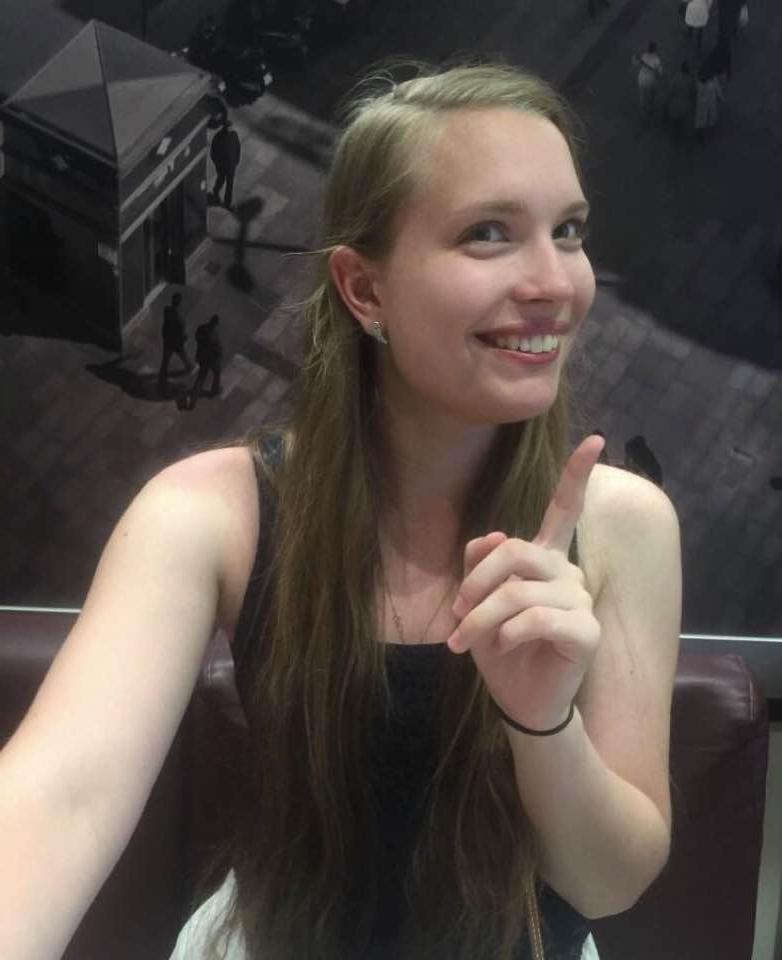 11P Exposed slut Anna, 20, for sharing and repost