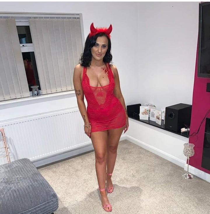 23P UK chav slut