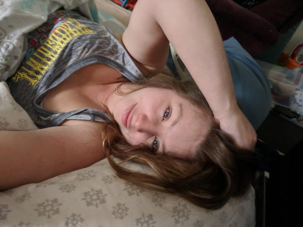 25P Selfie Slut