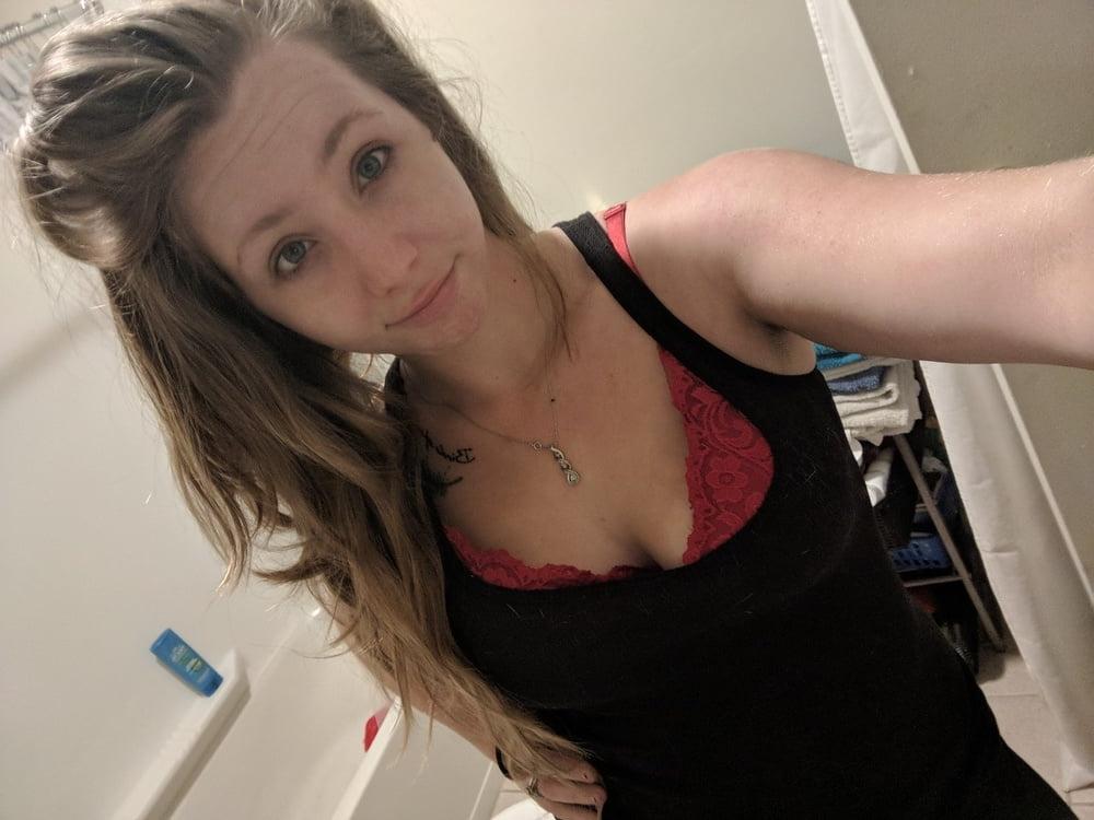 25P Selfie Slut