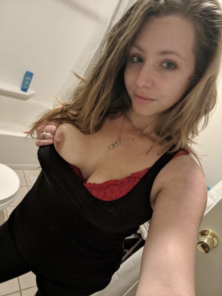 25P Selfie Slut