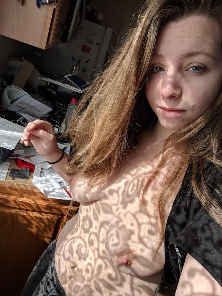 25P Selfie Slut