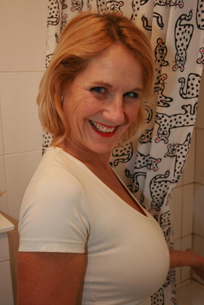 25P Molly, sexy UK MILF Slut