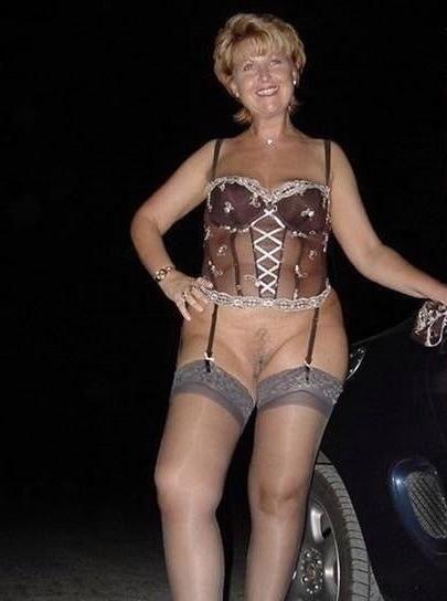 25P DOGGING SLUTS MIX