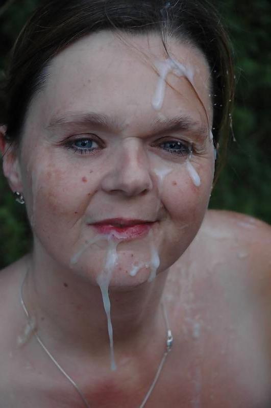 25P Carol - Wiltshire slut exposed
