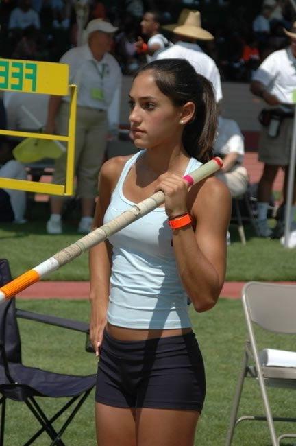 25P Candid young slut : sport IX