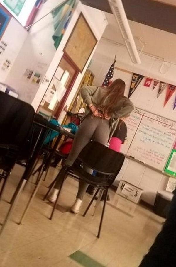 25P Candid young slut : students V