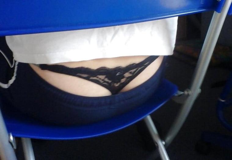 25P Candid young slut : students V