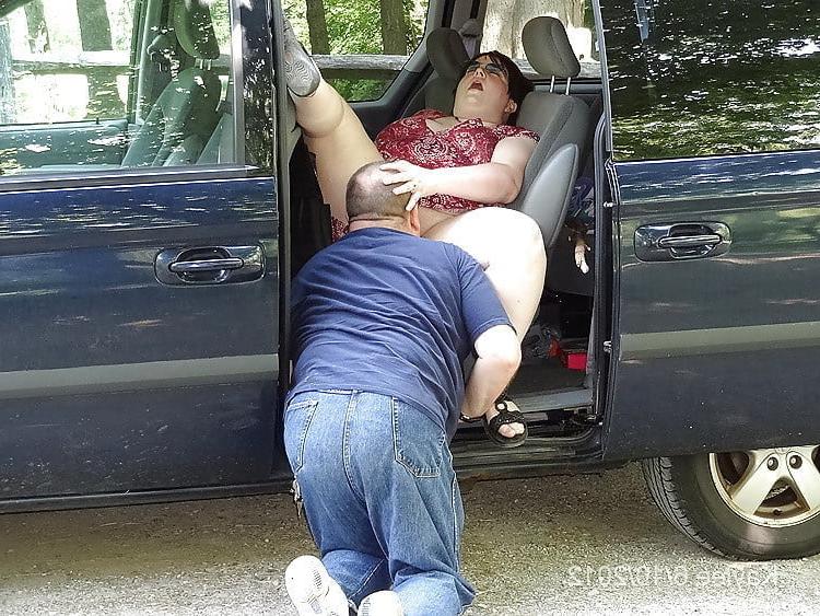 25P DOGGING SLUTS MIX