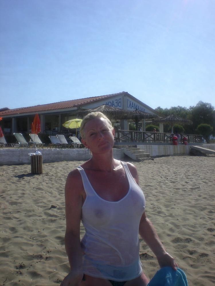 25P Slut Sarah wants you to spread her everywhere!!!