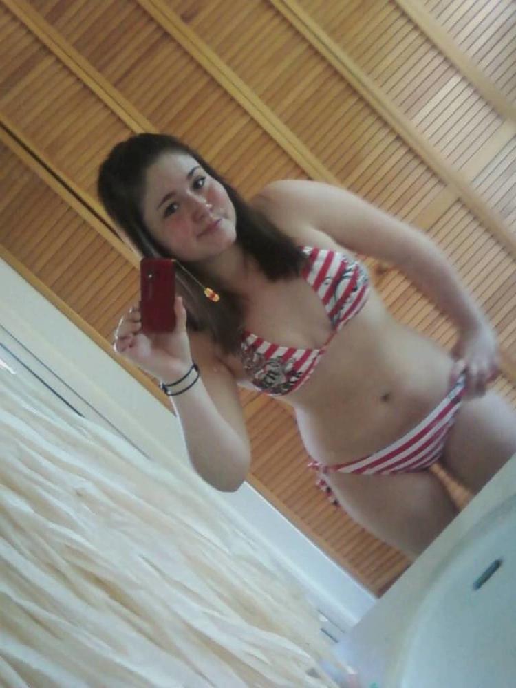 24P Hot Josie - Selfie Slut