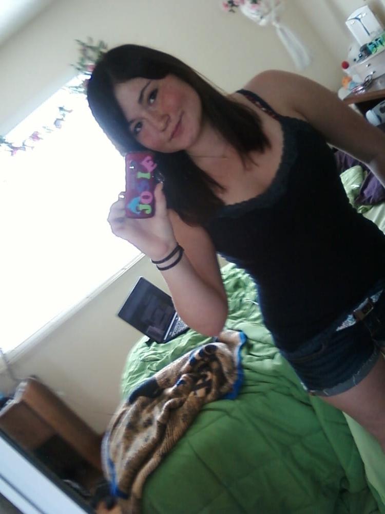 24P Hot Josie - Selfie Slut