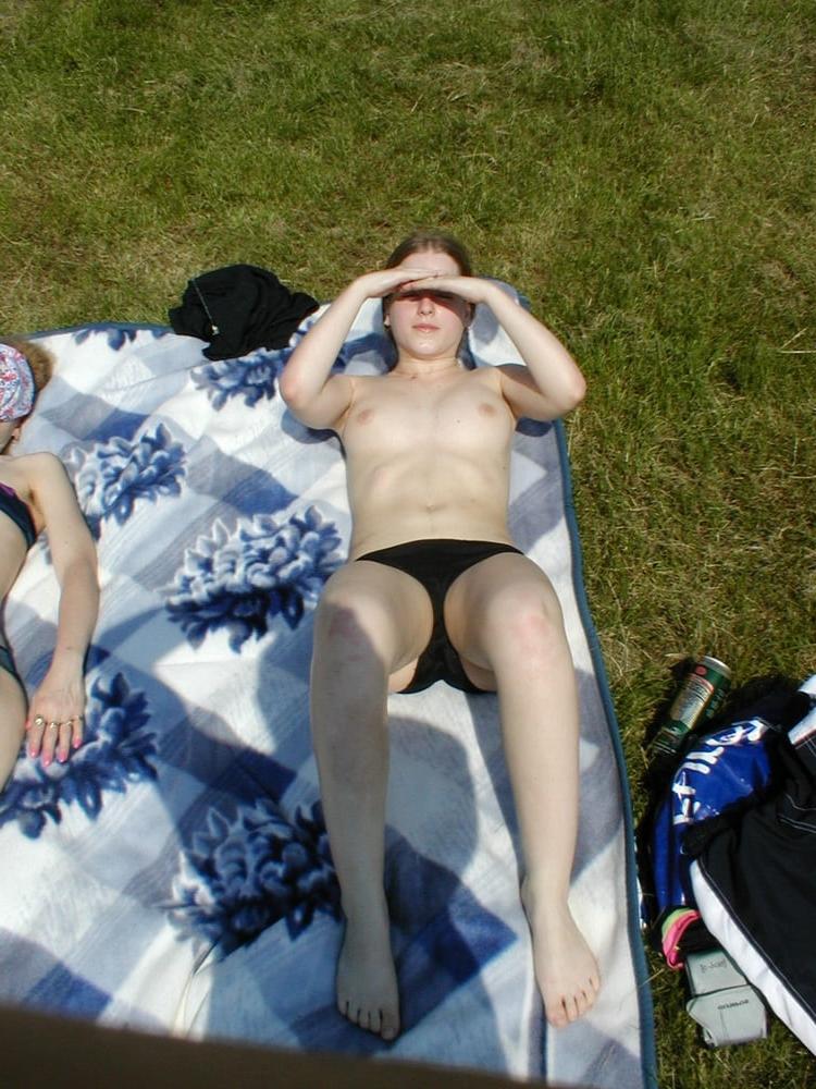 19P Slut teen - Topless sunbathing