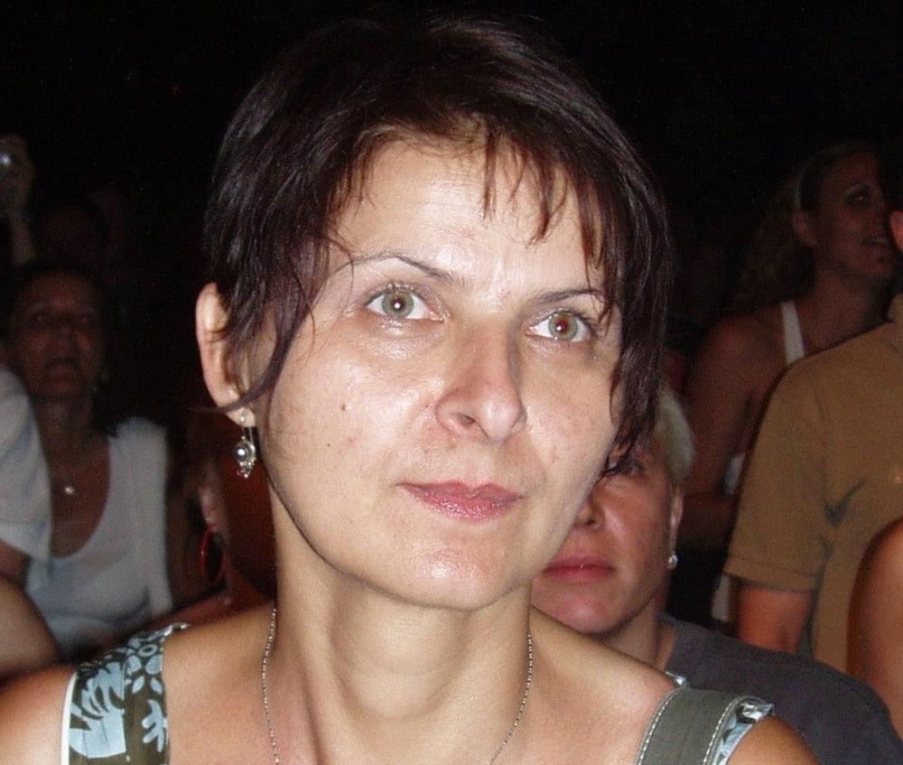 25P A SEXY ITALIAN WIFE