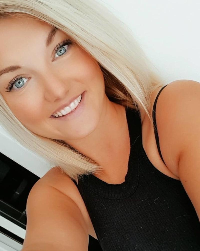 25P Instagram slut