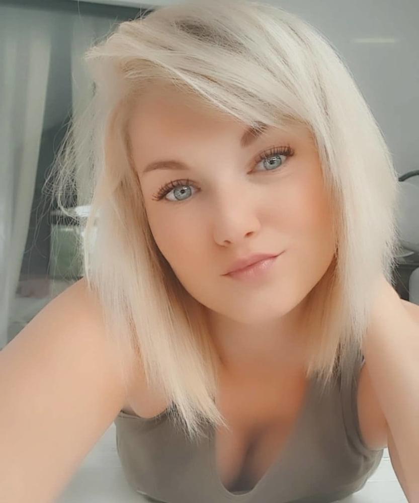 25P Instagram slut