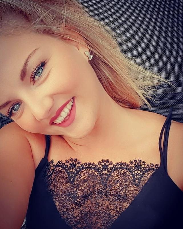 25P Instagram slut