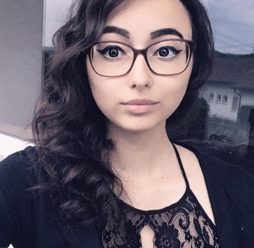 25P Hot teen slut
