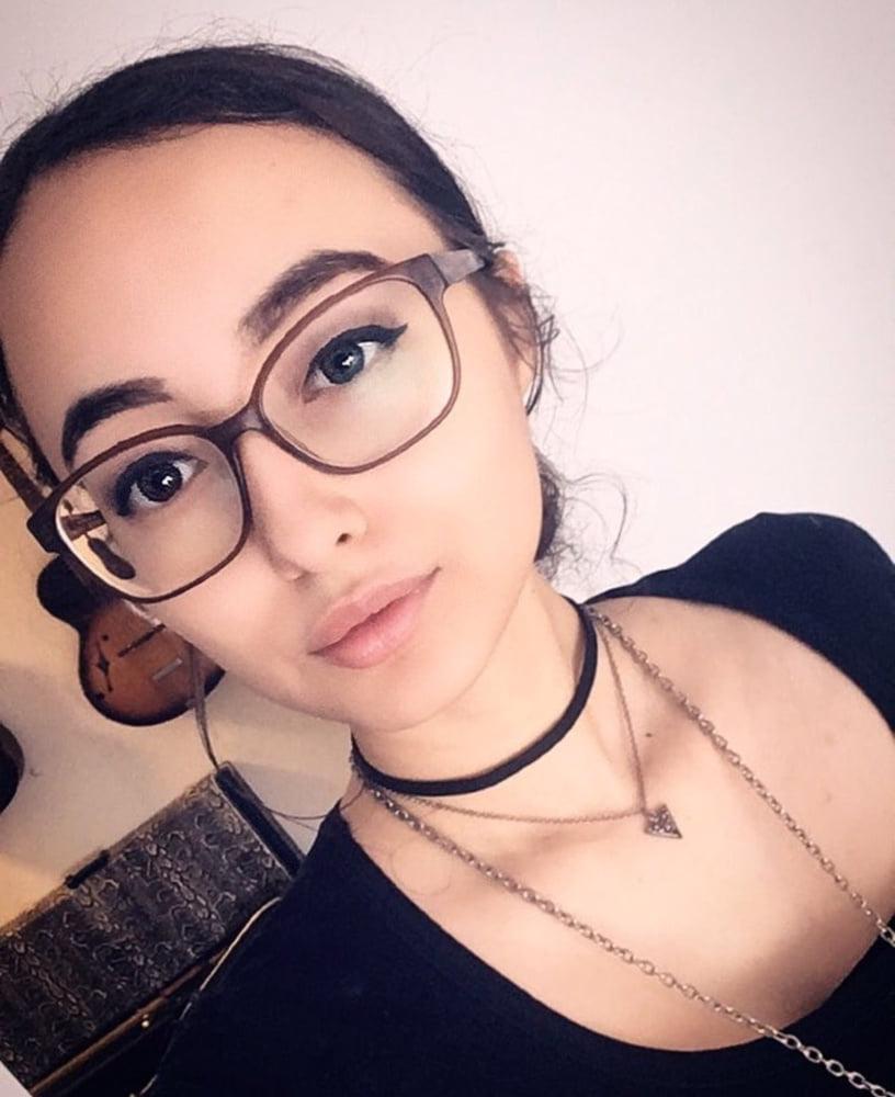 25P Hot teen slut