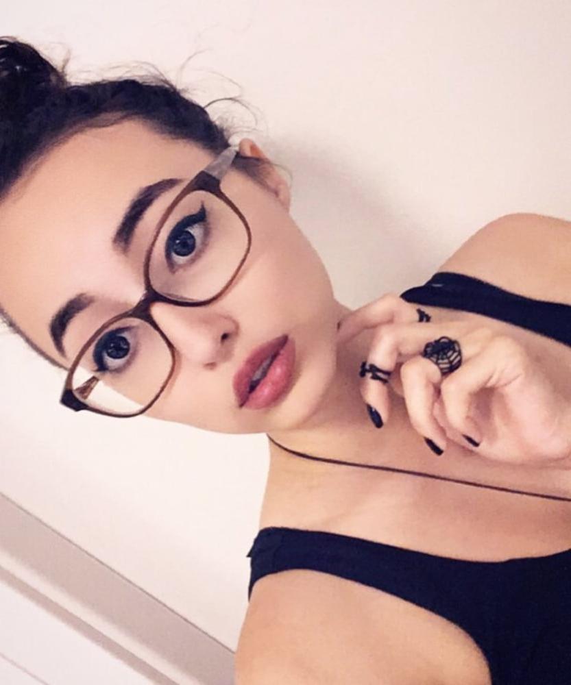 25P Hot teen slut