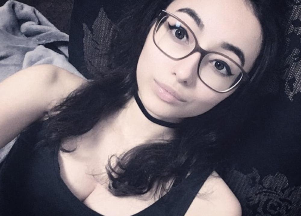 25P Hot teen slut
