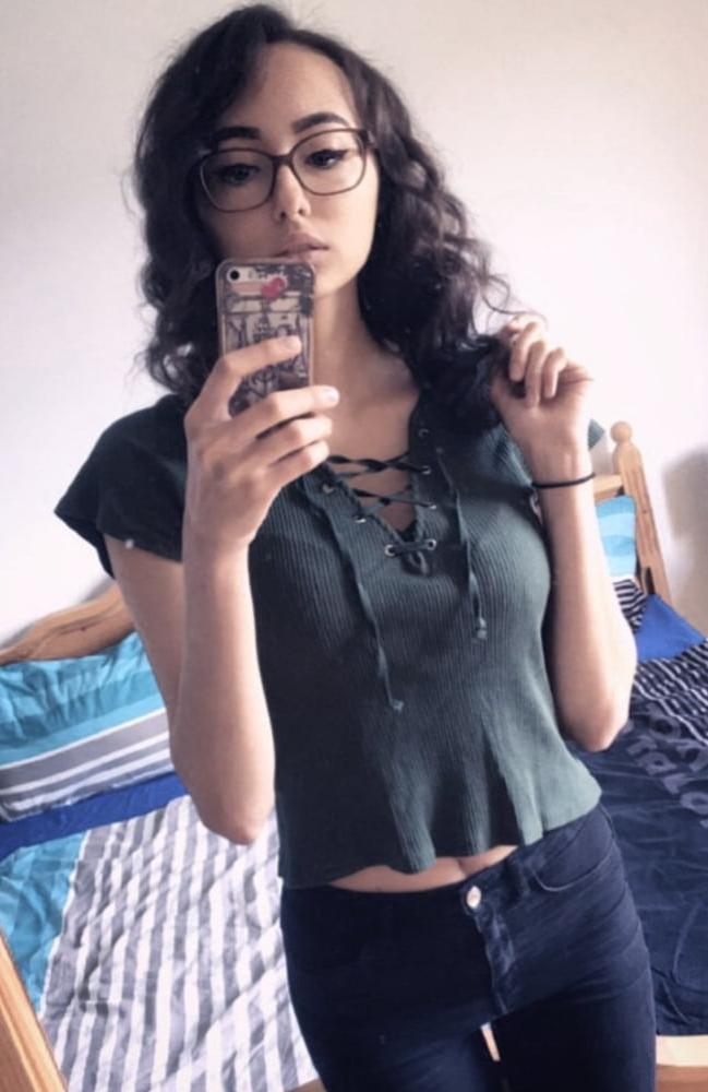25P Hot teen slut