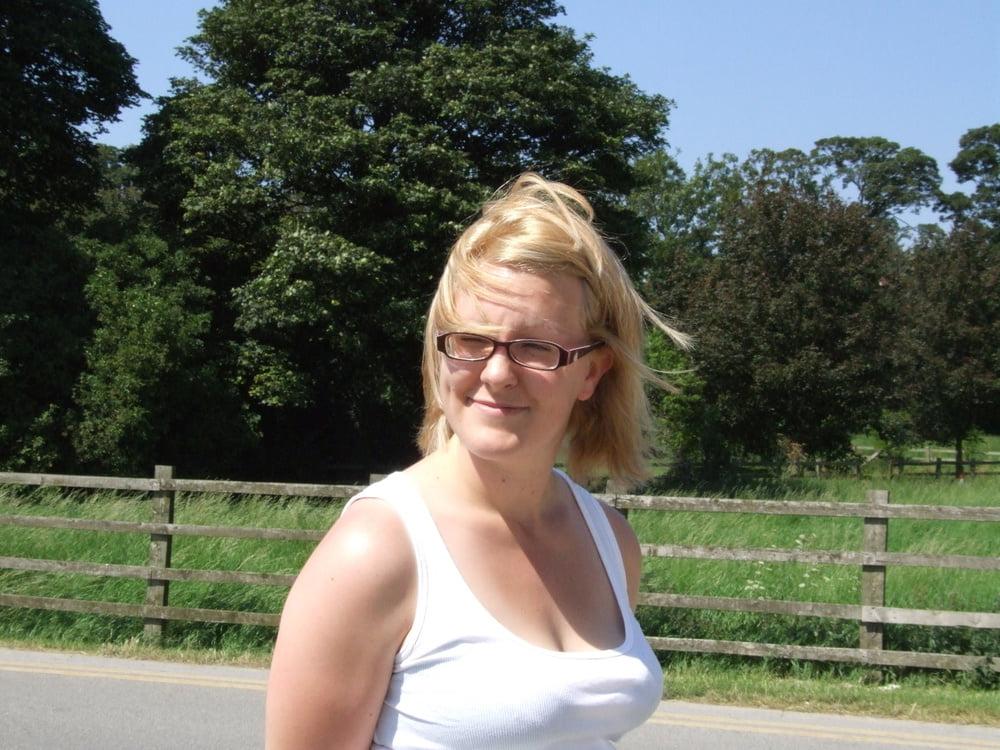25P Uk Slut Exposed