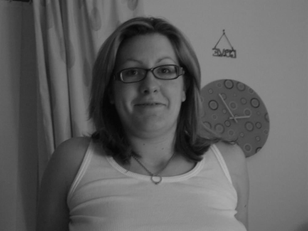 25P Uk Slut Exposed