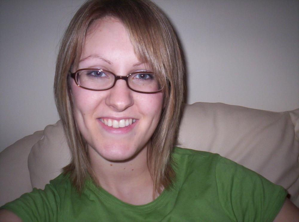 25P Uk Slut Exposed