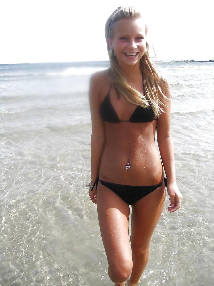 25P Amateur young slut in bikini VII