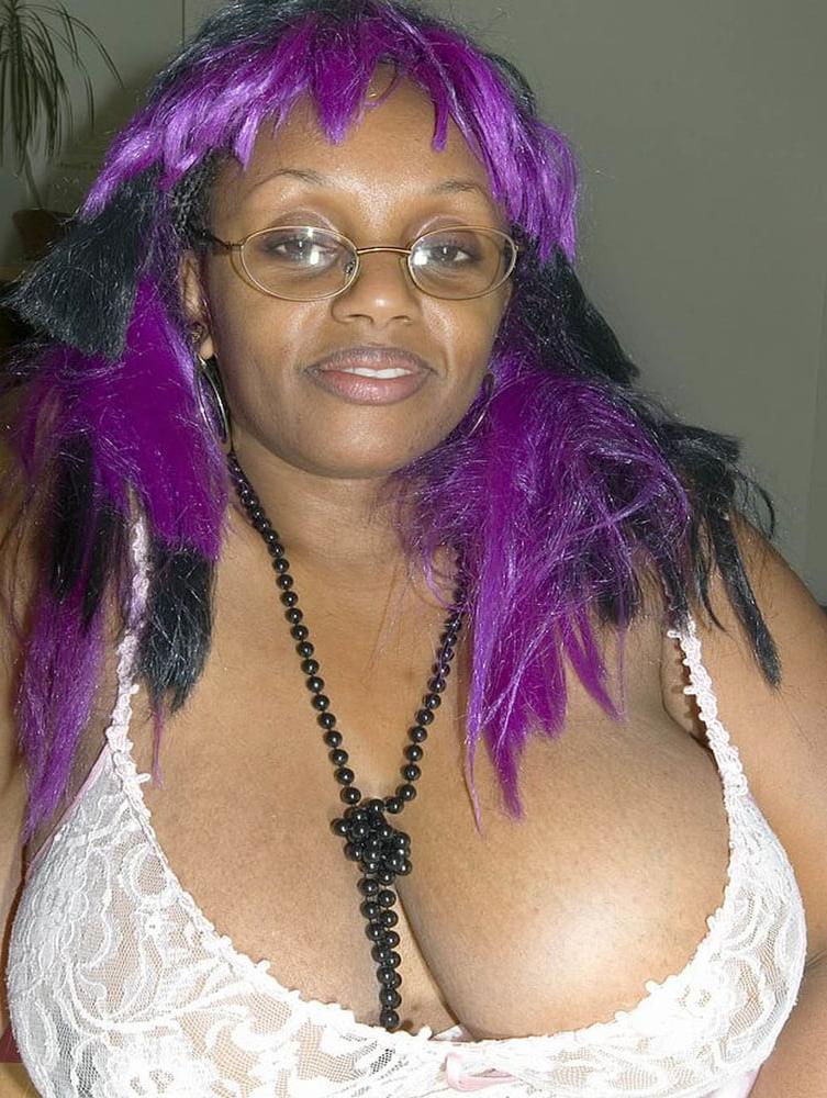 25P Tit bondage and clamped nipples