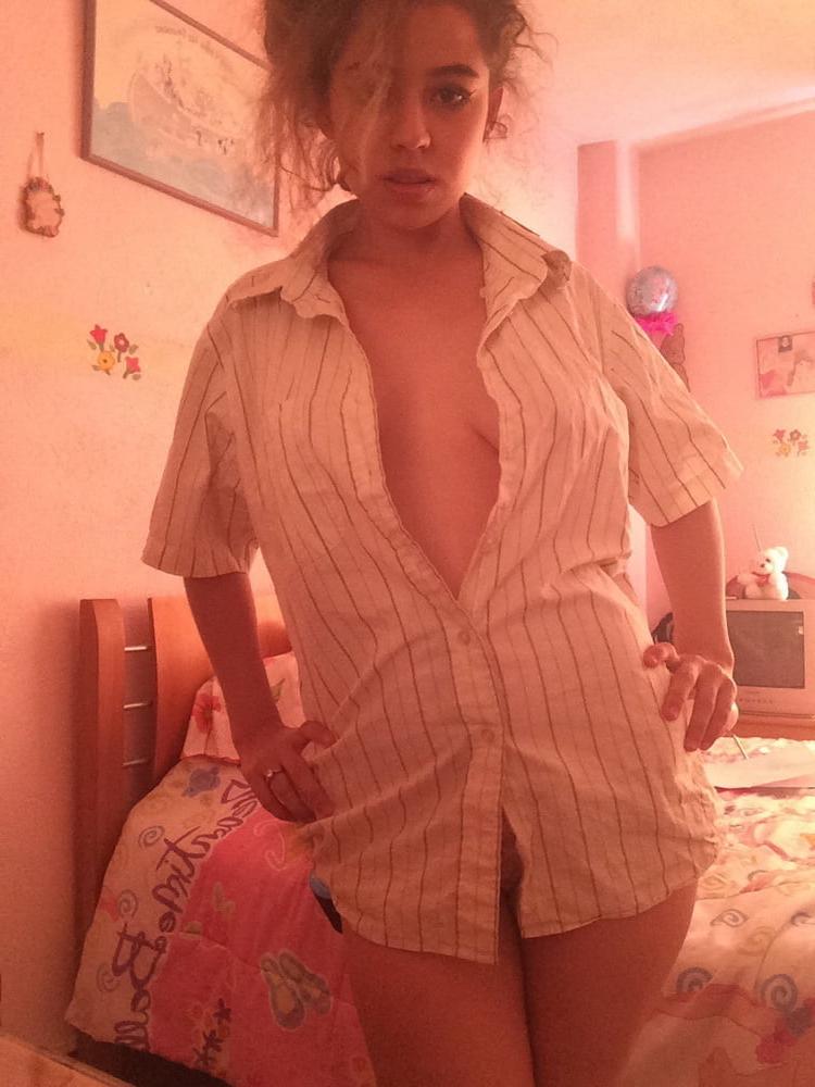 25P Mexican Amateur Cutie Teen (Condensed Gallery)