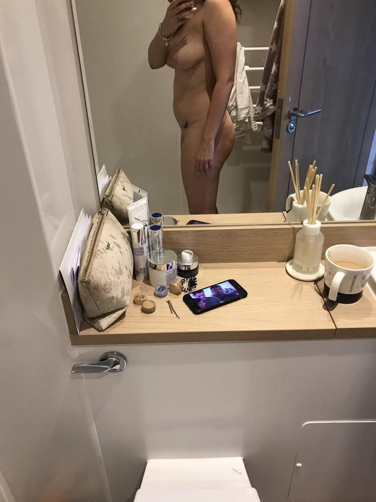 25P Exposed slut Amy B