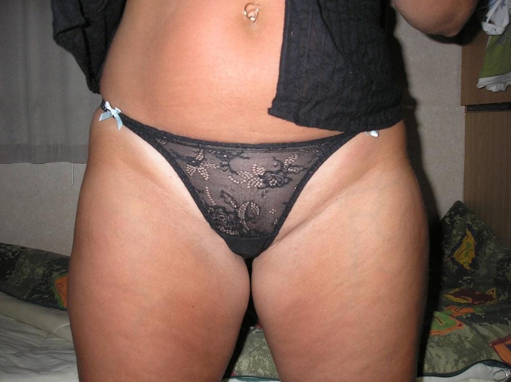 25P WNE 943 - Nice UK Slut