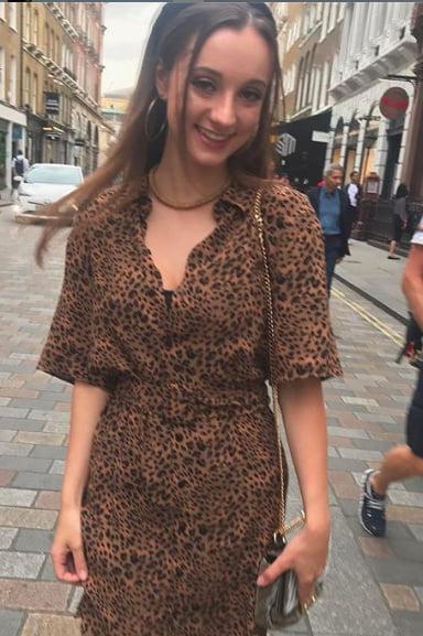 25P Comment What to Do to the Greatest Teen Instagram Slut