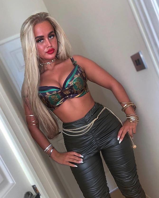 25P Naomi Quilligan Gypsy Slut