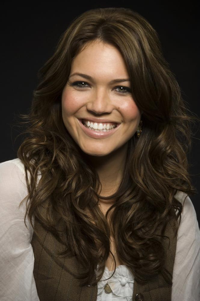 19P Mandy Moore - Dedication Cast Portraits (2007)