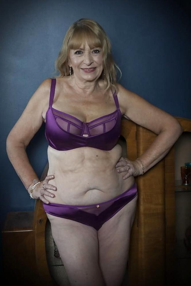 25P GILF MIX 9